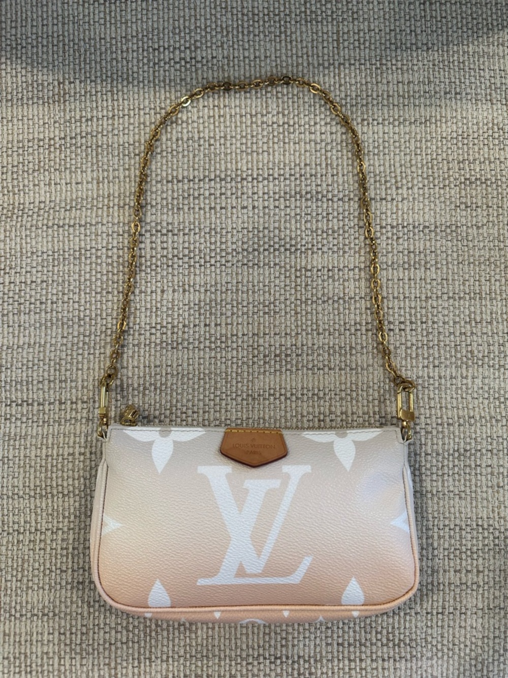 Louis Vuitton Multi Pochette Accessoires bag from the "By the Pool" Collection - Picture 6 of 14